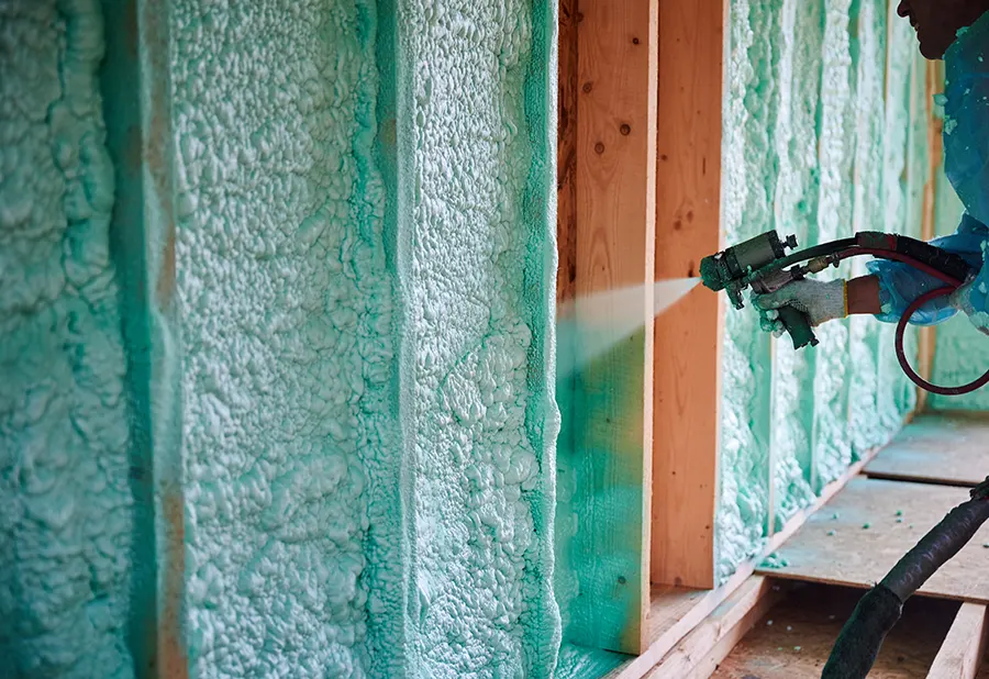 Spray Foam vs Fiberglass: Which Insulation is Best for Your Home?